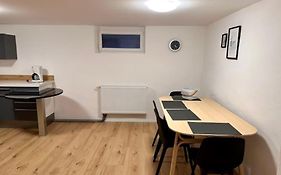 Especially Souterrain Apartment